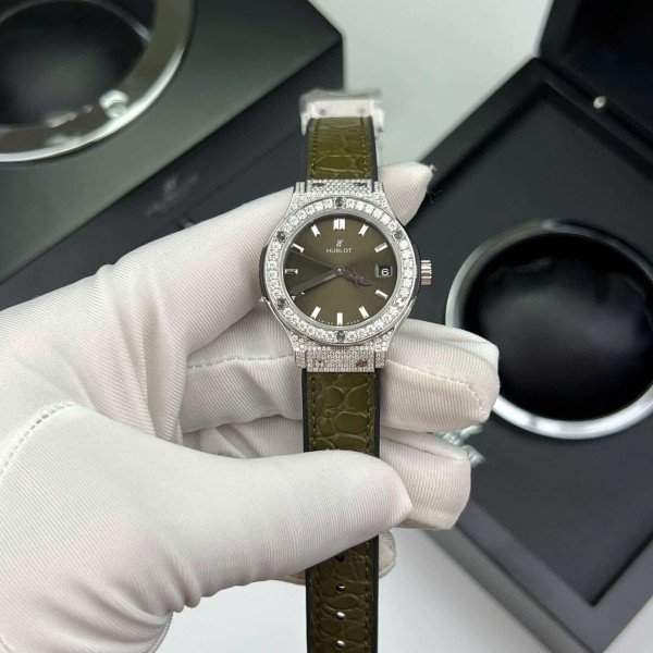 Hublot Classic Fusion Green Titanium Pavé Custom Moissanite Quartz 33mm