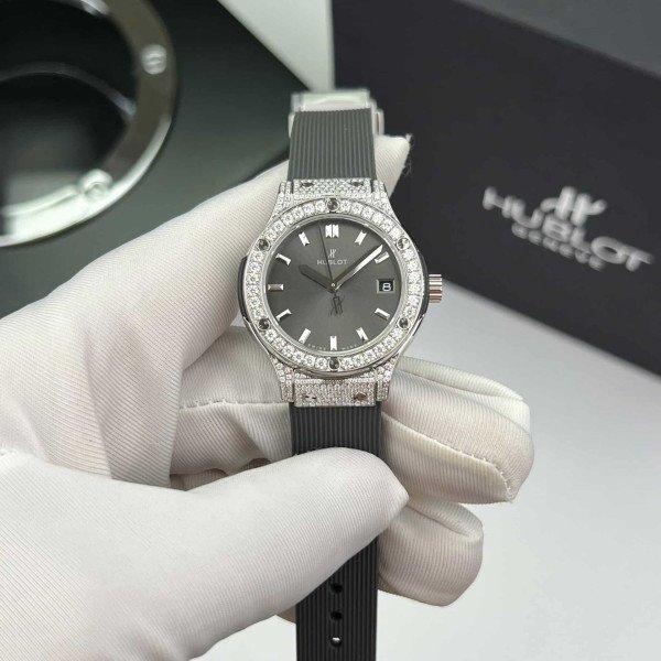 Hublot Classic Fusion Titanium Pavé Grey Dial Rubber Custom Moissanite Best Replica 33mm