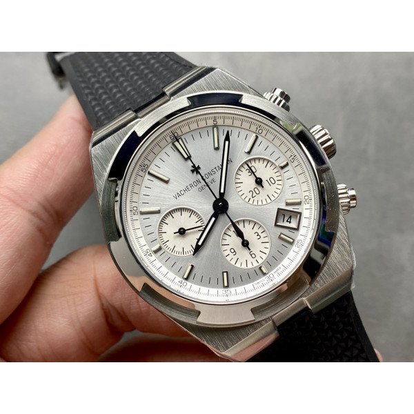 Vacheron Constantin Overseas 5500V Chronograph Silver Dial Black Rubber Strap Replica 8F 42.5mm