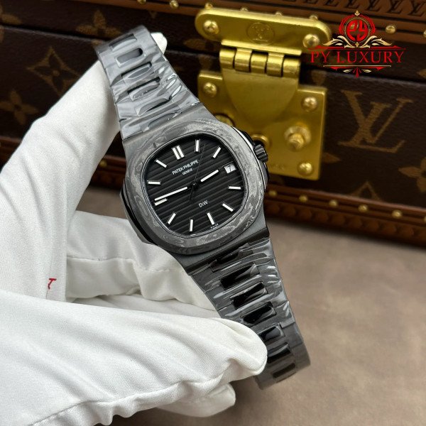 Patek Philippe Nautilus 5711 DiW All Carbon Black Dial Best Replica 40mm