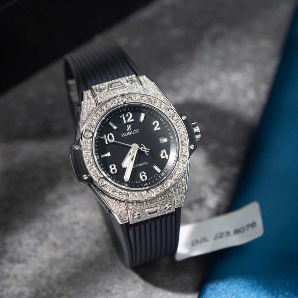 Hublot Big Bang One Click Steel Pavé Black Dial Custom Natural Diamonds Best Replica 39mm