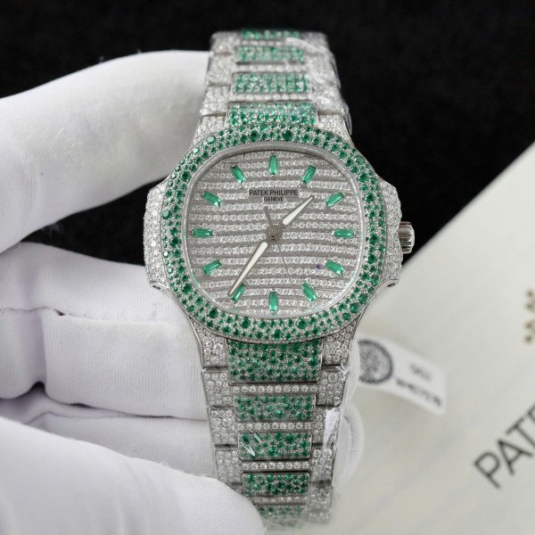 Patek Philippe Ladies Natilus 7118/1453G-001 Iced Out Moissanite Green Best Replica 35.2mm