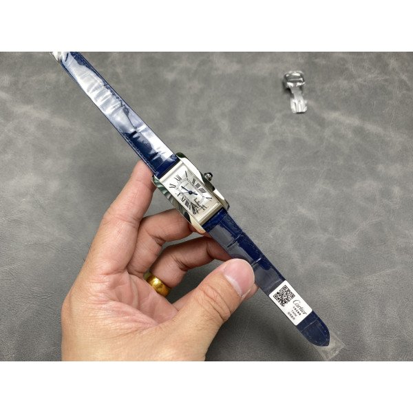 Cartier Tank Américaine WSTA0017 Medium Model Silver Dial Leather Strap 1:1 Best Replica 41.6mm x 22.6mm