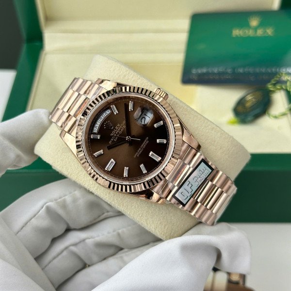 Rolex Day-Date 228235-0003 Chocolate Diamond-set Dial Rose Gold 186g Best Replica Q Factory 40mm
