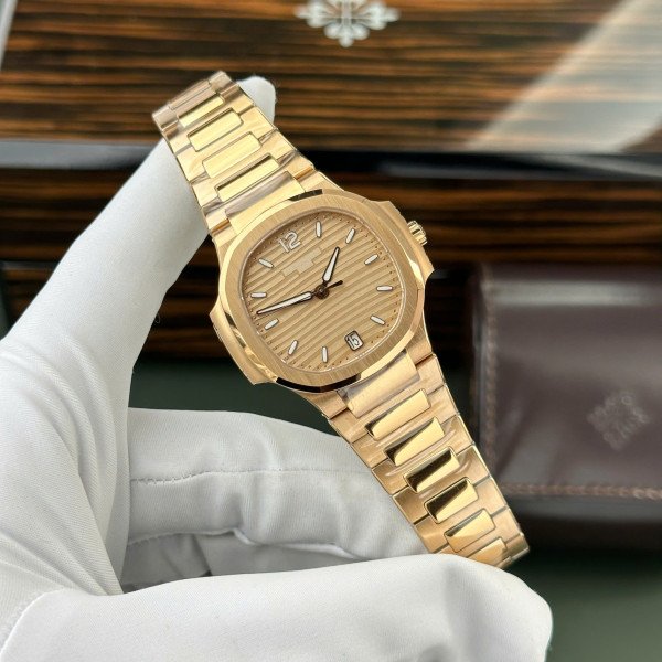 Patek Philippe Nautilus 7118/1R-010 Rose Gold Golden Brown Dial Best Replica 35.2mm