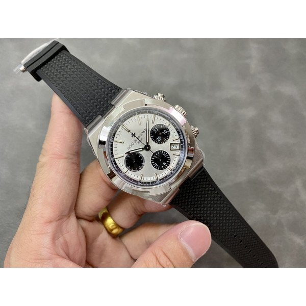Vacheron Constantin Overseas Chronograph 5500V Panda Dial Black Rubber Strap Replica 42.5mm