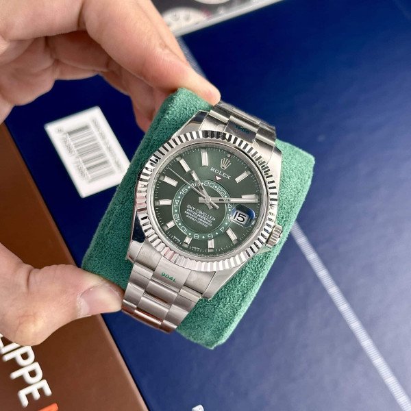 Rolex Sky-Dweller 326934 Mint Green Dial Oyster Bracelet Replica 42mm