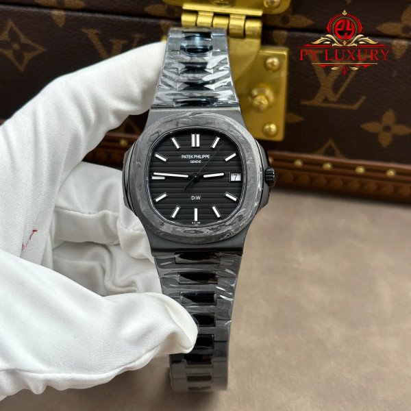 Patek Philippe Nautilus 5711 DiW All Carbon Black Dial Best Replica 40mm
