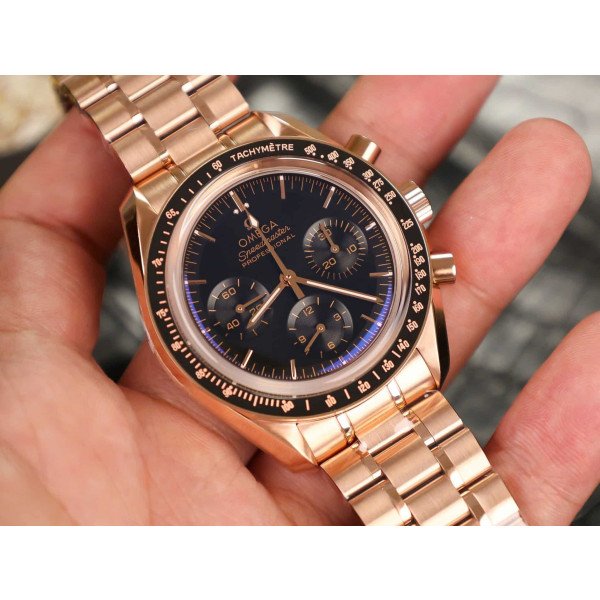 Omega Speedmaster Moonwatch Professional Chronograph Sedna Gold Black Dial Replica 42mm