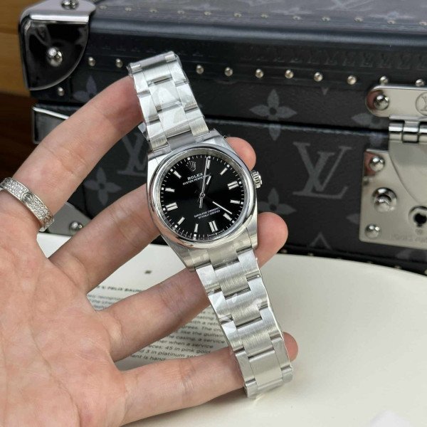 Rolex Oyster Perpetual 126000 Black Dial Best Replica Clean Factory 36mm