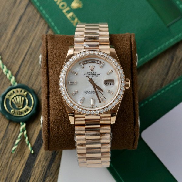 Rolex Day-Date 228345RBR-0026 MOP Baguette Dial 18K Rose Gold Wrapped Moissanite Bezel GMF V3 Best Replica 40mm