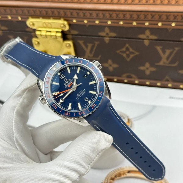 Omega Seamaster Planet Ocean GMT 600M 232.32.44.22.03.001 Blue Dial Rubber Strap 1:1 Best Replica 43.5mm