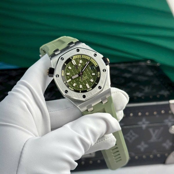 Audemars Piguet Royal Oak Offshore Diver 15720ST Khaki Green Dial Rubber Best Replica APSF 42mm