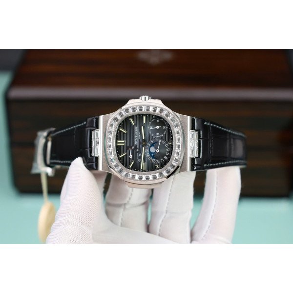 Patek Philippe Nautilus 5724G-001 Blue Dial Full Functions PPF Best Replica 40mm