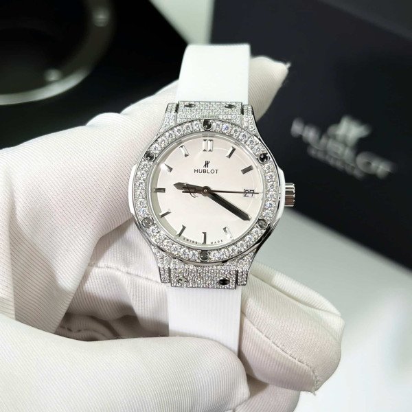 Hublot Classic Fusion Titanium Pavé White Dial Custom Moissanite Rubber Strap Best Replica 33mm