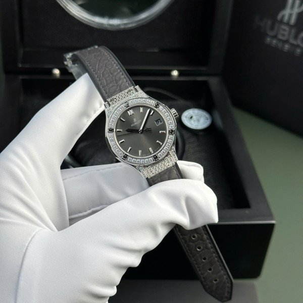 Hublot Classic Fusion Titanium Pavé Grey Dial Leather Strap Ladies Replica 33mm