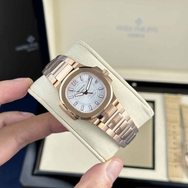 Patek Philippe Nautilus 7010/1R Rose Gold White Dial Lady Watch Quartz Best Replica 32mm