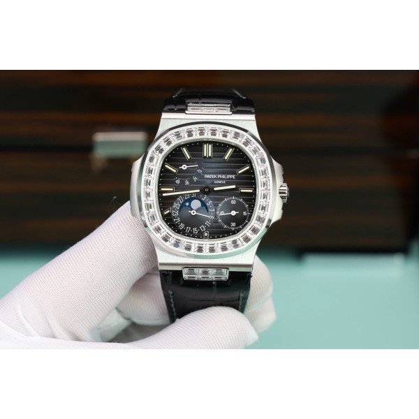 Patek Philippe Nautilus 5724G-001 Blue Dial Full Functions PPF Best Replica 40mm
