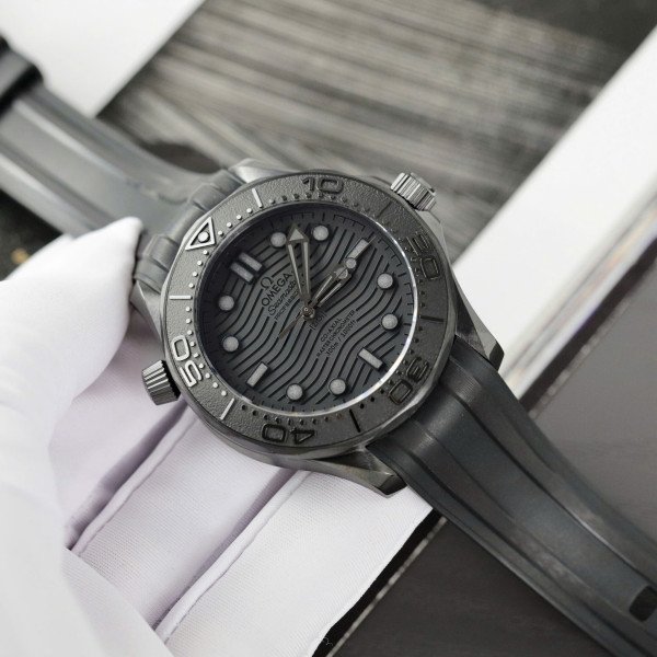Omega Seamaster Diver 300M Black Black Ceramic Rubber Strap Best Replica VSF 43.5mm