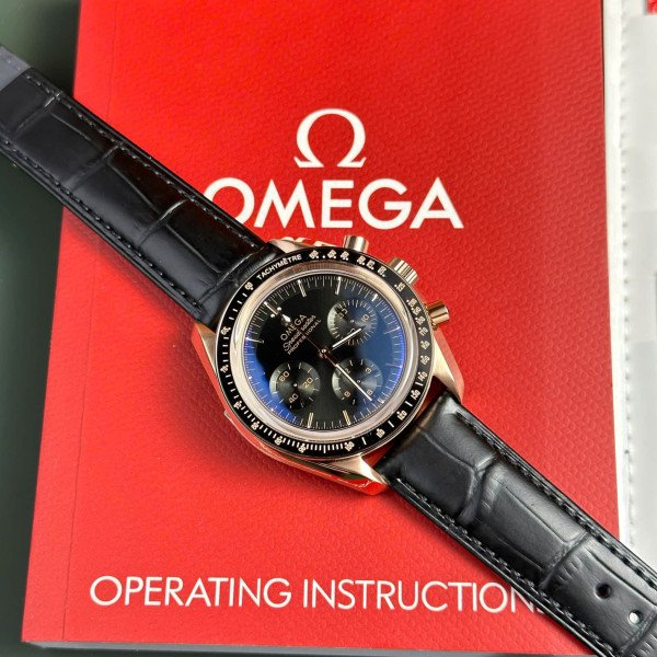 Omega Speedmaster Moonwatch Professional Chronograph Rose Gold Black Dial Swiss Replica 42mm