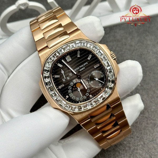 Patek Philippe Nautilus 5724 Grey Dial Custom 18K Solid Gold Baguette Diamonds Bezel 40mm
