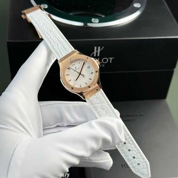 Hublot Classic Fusion King Gold White Dial Leather Strap Ladies Replica 33mm