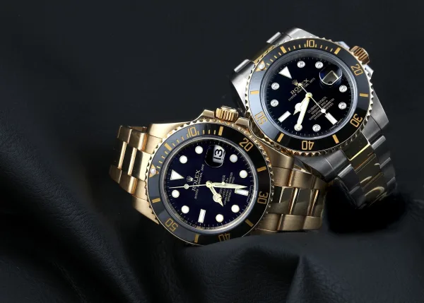 Close-up of Rolex Cyclops lens magnifying the date window on a Rolex watch