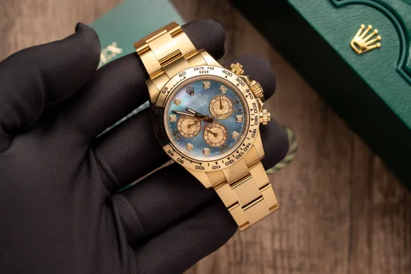 What Are Original Factory CollectWatches? Are They Worth Buying? Essential Informations You Need!