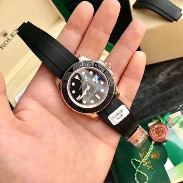 Does the Rolex Platinum Yacht Model 226659 have a small laser crown on the watch mirror?