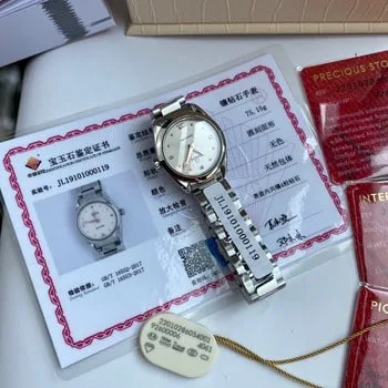 Shenzhen Omega watches to check the authenticity of the Omega Seamaster can be matched with formal wear