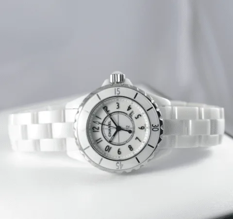 What to give on the 8th day of March? Recommended Women's Watches Around 30,000