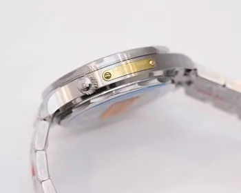 Omega Butterfly Original Men's Watches, Omega Dial White or Blue Which Goes Well Together